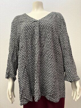 Anne Carson Women’s 2X Black White Geometric Print Blouse 3/4 Sleeve Flowy Top